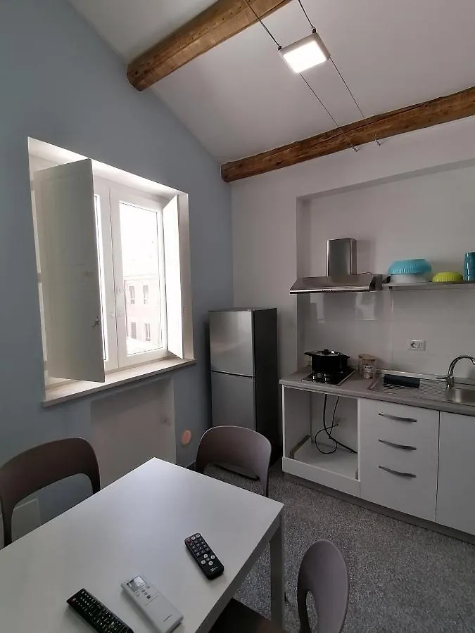 La Reggia Apartments ミラッツォ 0*,  イタリア