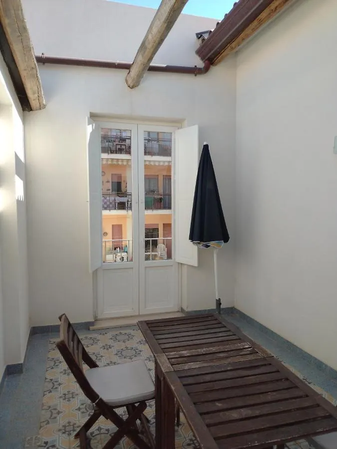 アパートホテル La Reggia Apartments ミラッツォ イタリア