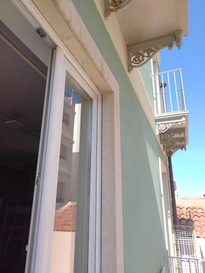 アパートホテル La Reggia Apartments ミラッツォ イタリア