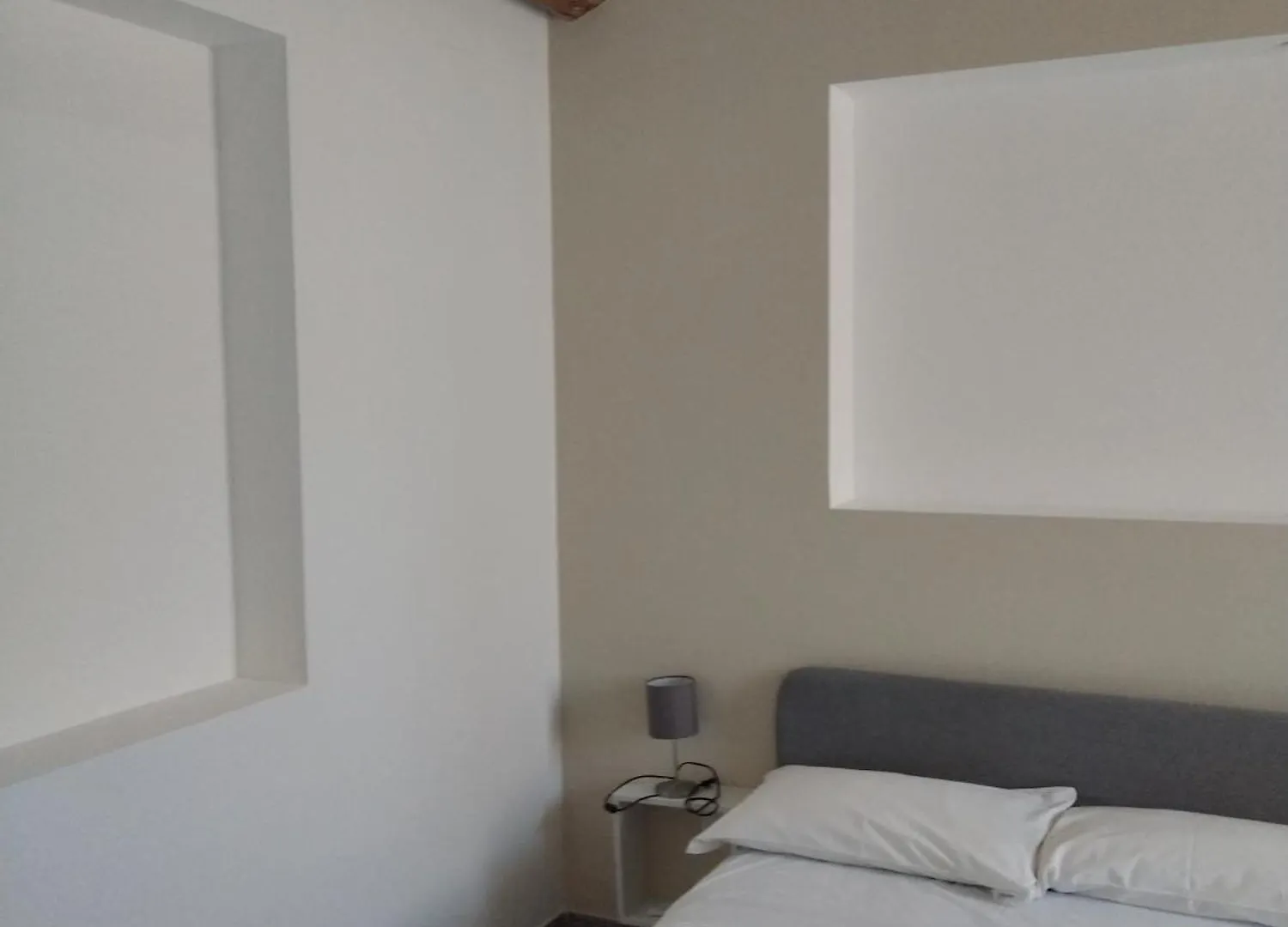 La Reggia Apartments ミラッツォ アパートホテル